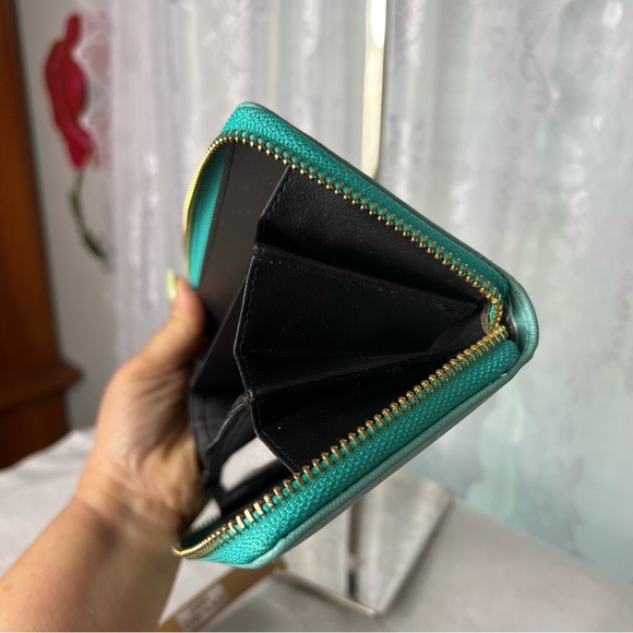 NWT Justin & Taylor Fun Long Zippy Wallet, zips around, 8 cc slots, middle zip - Picture 5 of 7